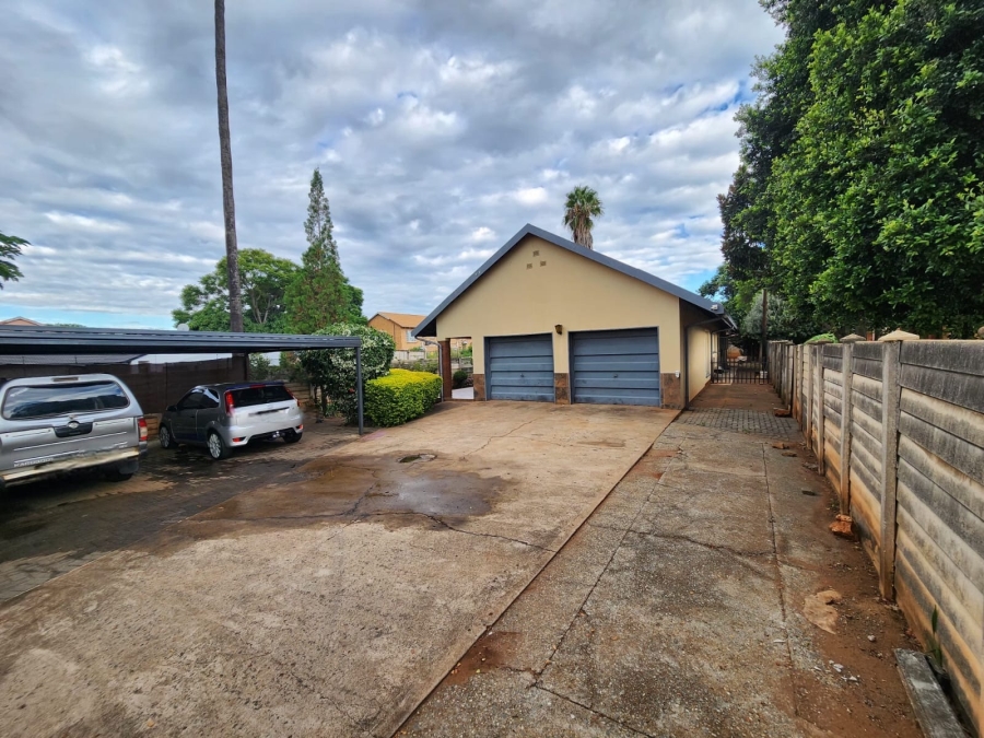 3 Bedroom Property for Sale in Rustenburg Central North West